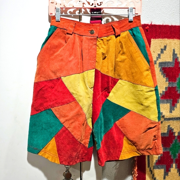 đź‘€Vintageđź‘€ suede color block shorts BTW Don't Stop 10 - Picture 1 of 8